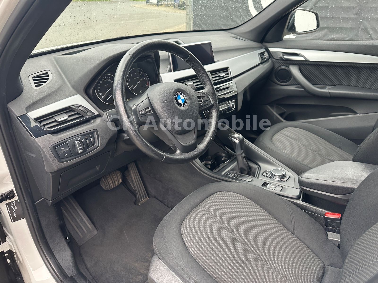 Fahrzeugabbildung BMW X1 sDrive 18d Automatik/Navi Plus/Head-Up/PDC