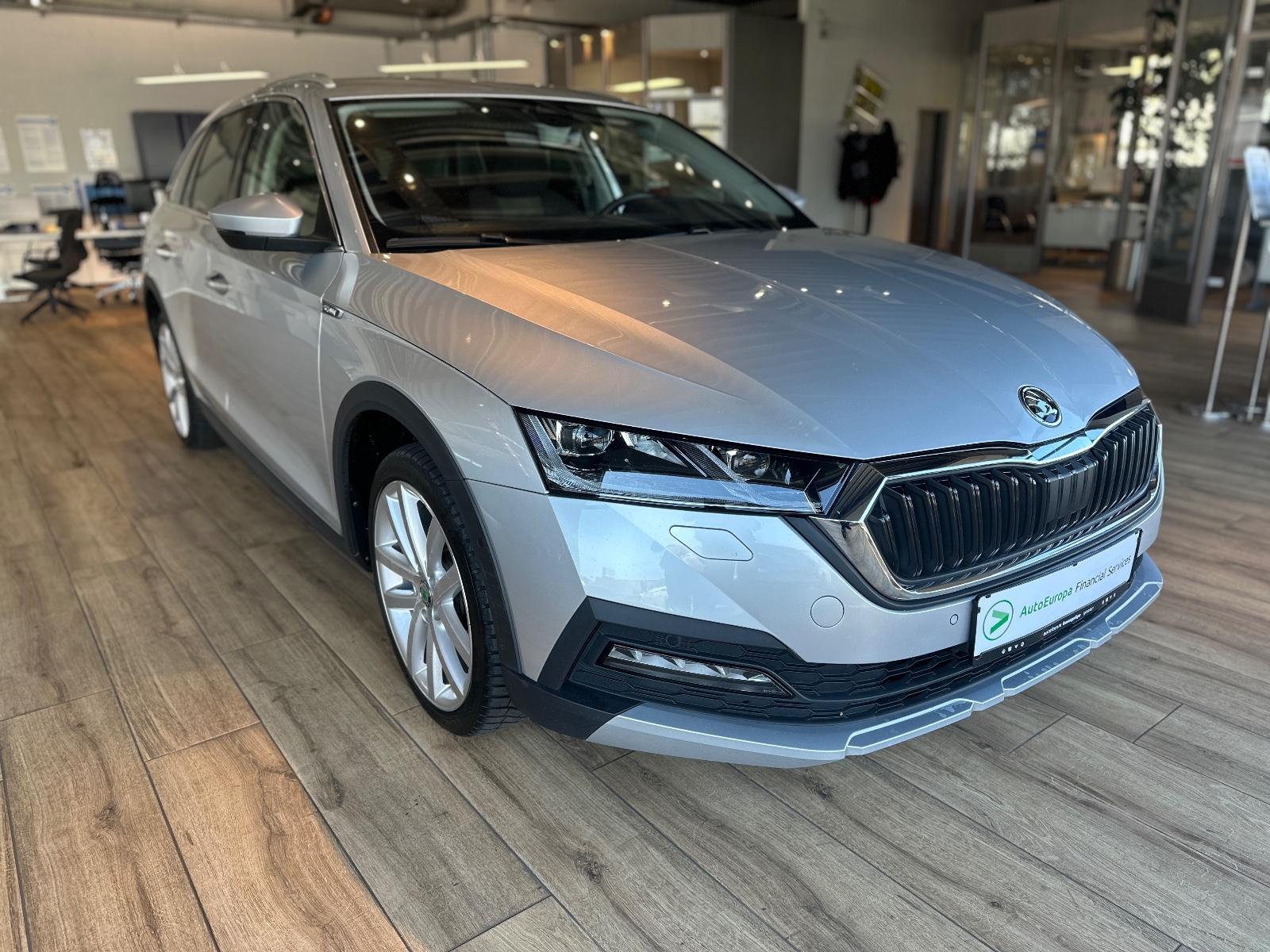 Skoda Octavia Scout 4x4/AHK/TEMPOMAT/SHZ/APP CONNECT