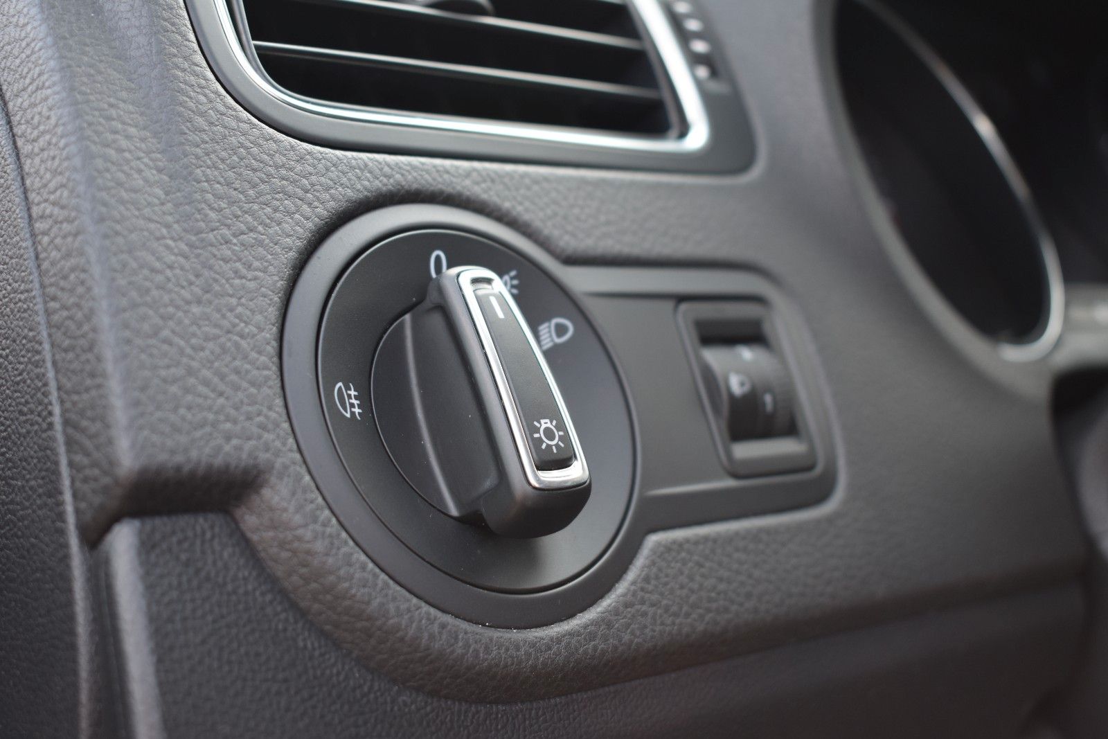 Fahrzeugabbildung Volkswagen Polo V Comfortline/KLIMA/PDC/SITZHEIZUNG/
