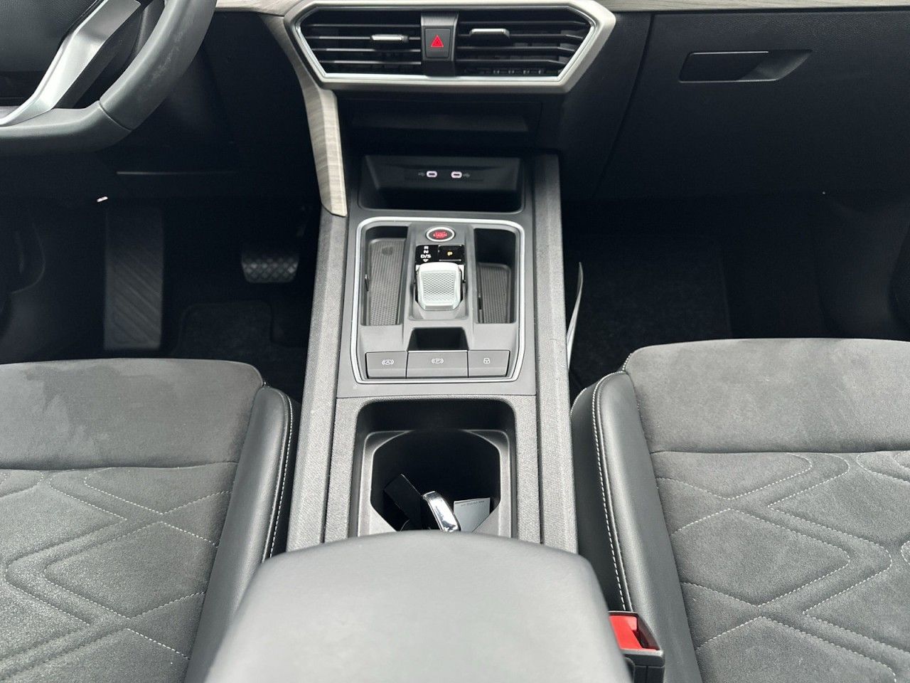 Fahrzeugabbildung SEAT Leon ST Xcellence 1.4 e-Hybrid (204 PS) DSG