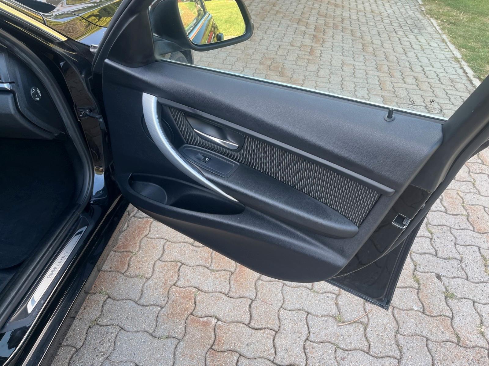 BMW 320d xDrive Touring Luxury Line 