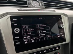 VW Passat Variant / MASSAGE/ ACC / GARANTIE / AHK /