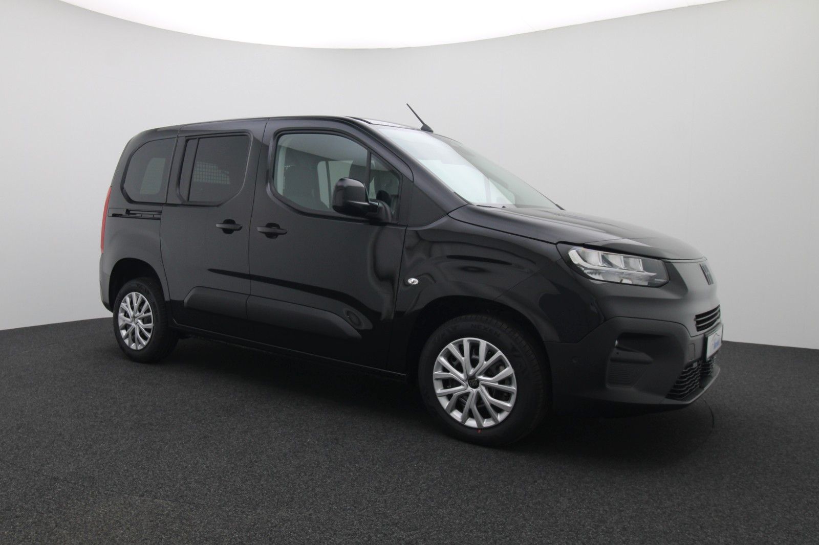 Fahrzeugabbildung Fiat Doblò Kombi L1 1.5 Diesel 96 kW Serie4