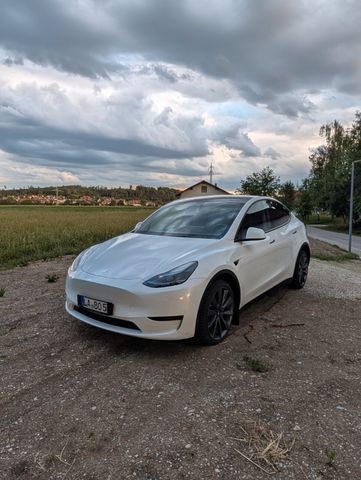 TESLA Model Y SR RWD | 8-Fach | HU neu | 1.Hd