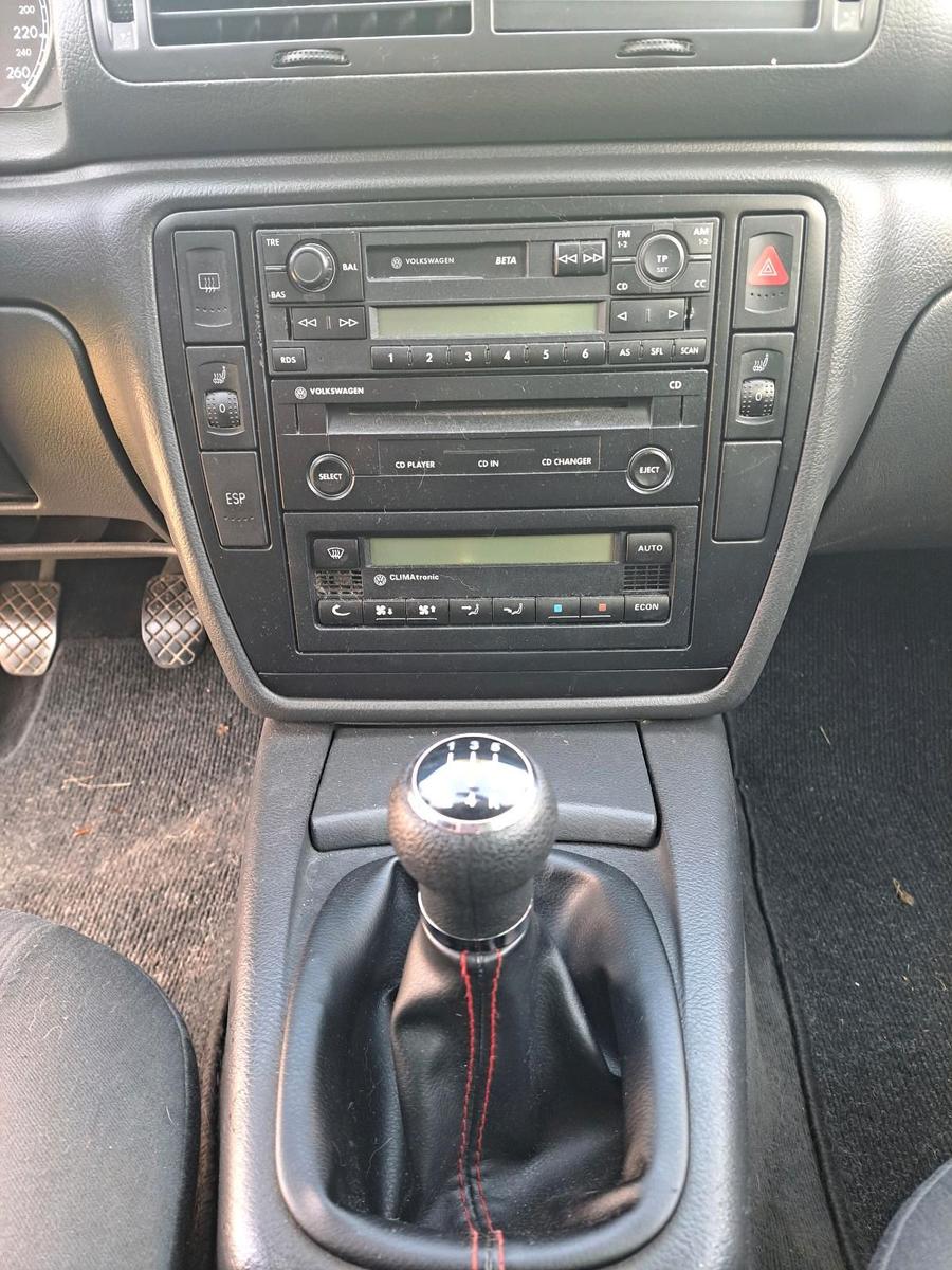 Volkswagen Passat 2005 — photo 11
