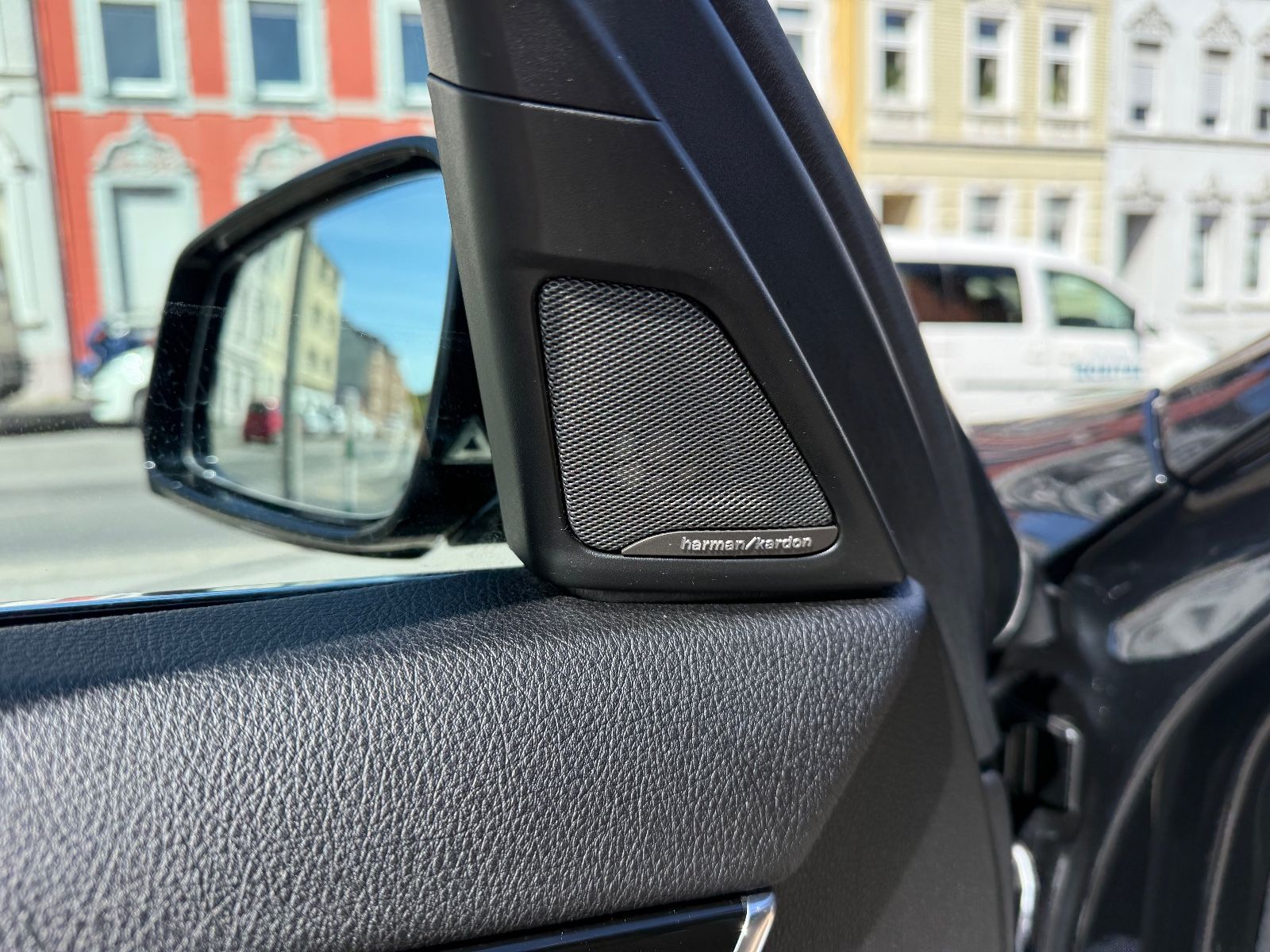 Fahrzeugabbildung BMW 535 i xDrive Luxury Line NAVI LED LEDER HEAD-UP