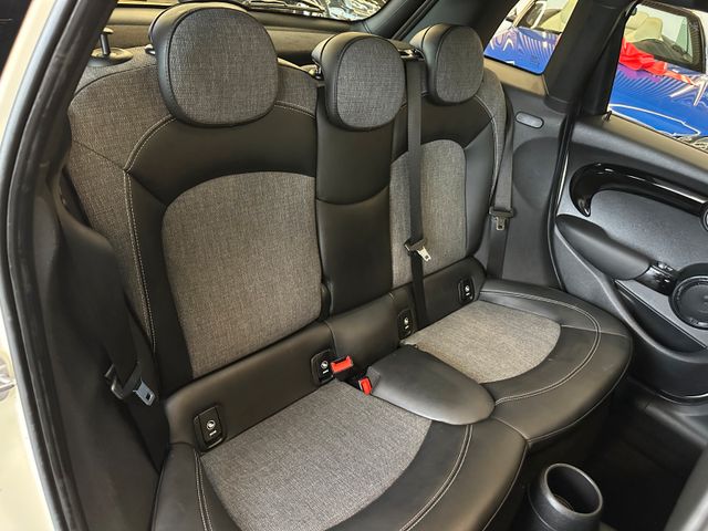 MYAUTOCENTER – Gebraucht- und Jahreswagen mit Werkstattservice in Pfaffenhofen MINI Mini 5-trg. Cooper D *Navi*Pano*