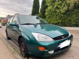 Ford Focus Ghia - Ford Focus aus 2001: Ghia
