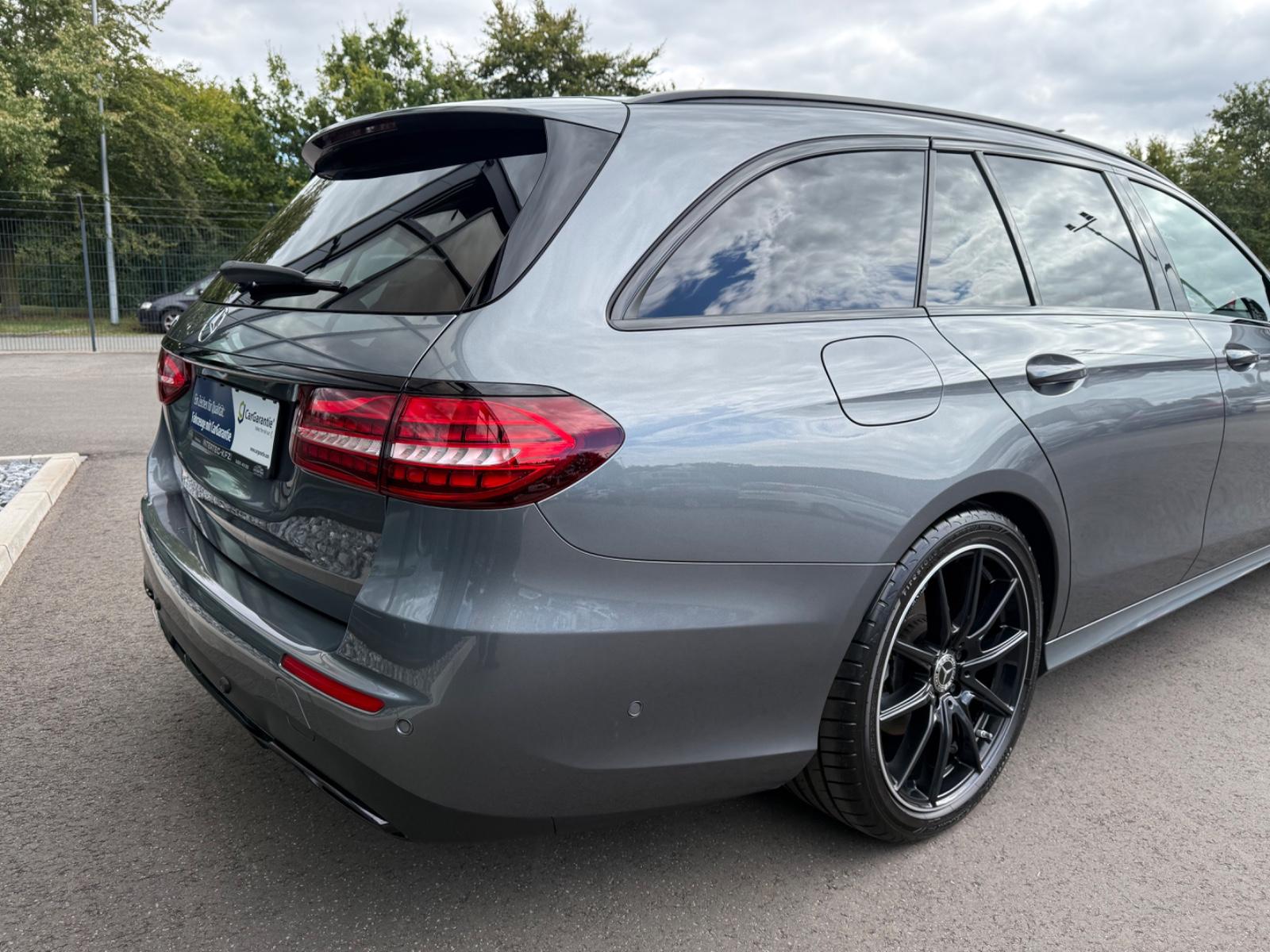 Mercedes-Benz E 220 T Night Edition AMG*ACC*LED*NAVI*CAM*PDC*