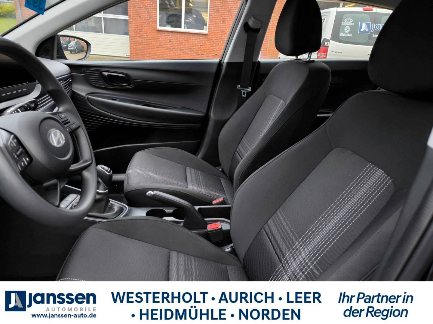 Fahrzeugabbildung Hyundai i20 Select Funktionspaket PDC Navi Rückfahrkamer