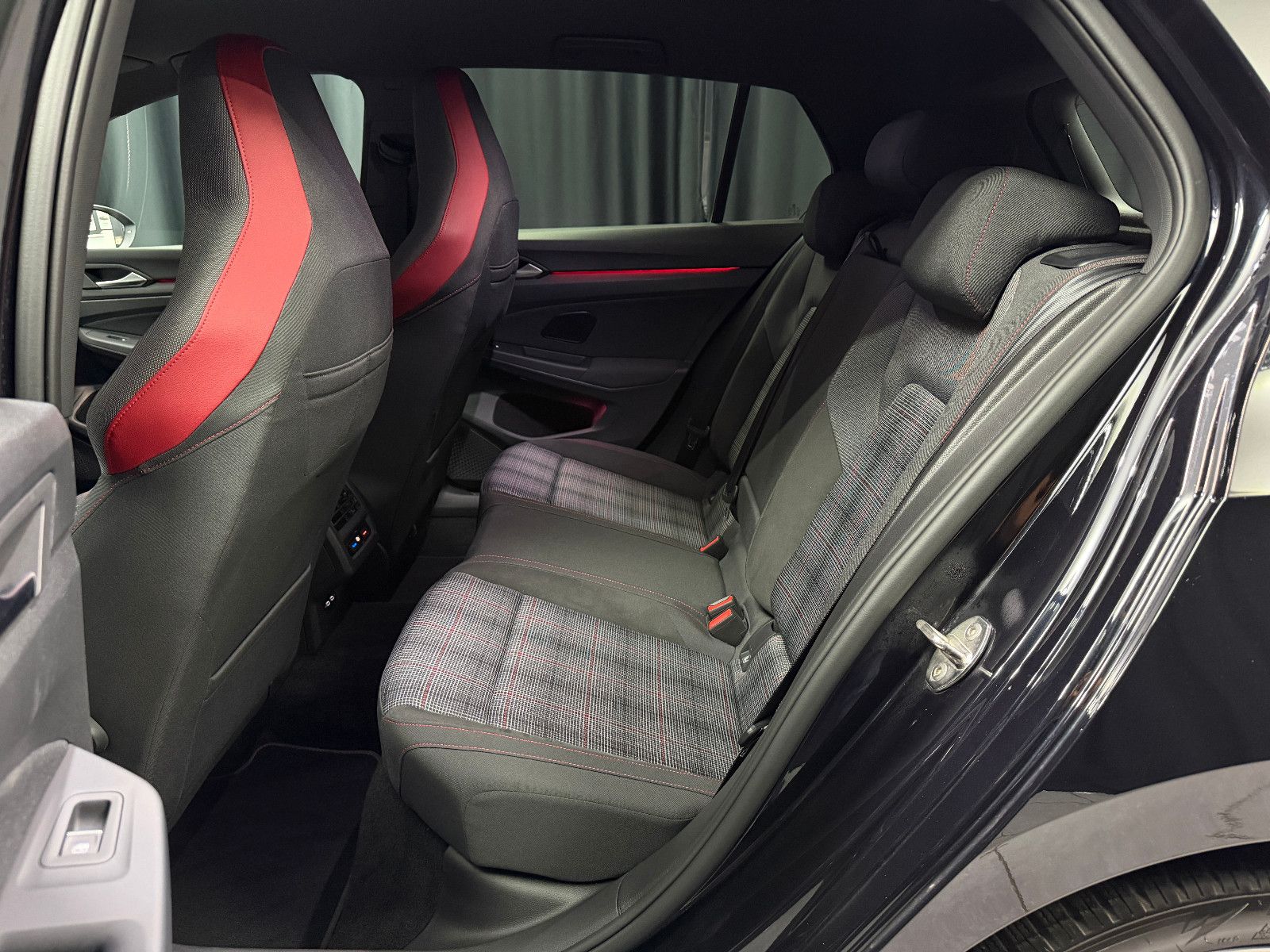 Fahrzeugabbildung Volkswagen Golf VIII Lim. GTI|H&K|HuD|U-Frei|D-FZG