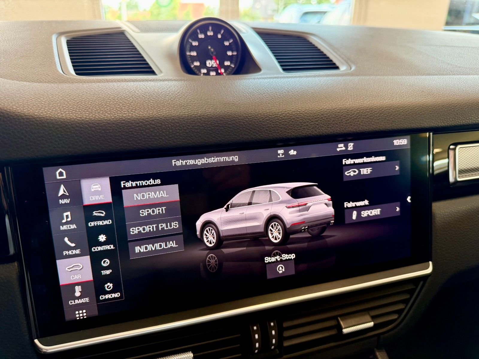 Fahrzeugabbildung Porsche Cayenne S Luftfederung/Panorama/ACC/SportChrono