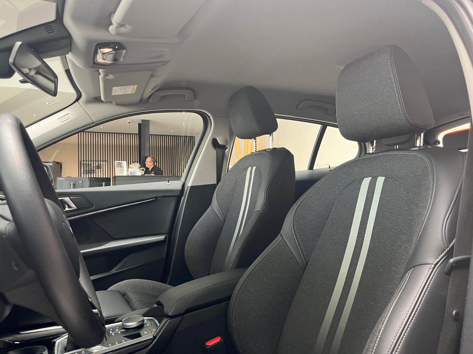 Fahrzeugabbildung BMW 118 i Advantage