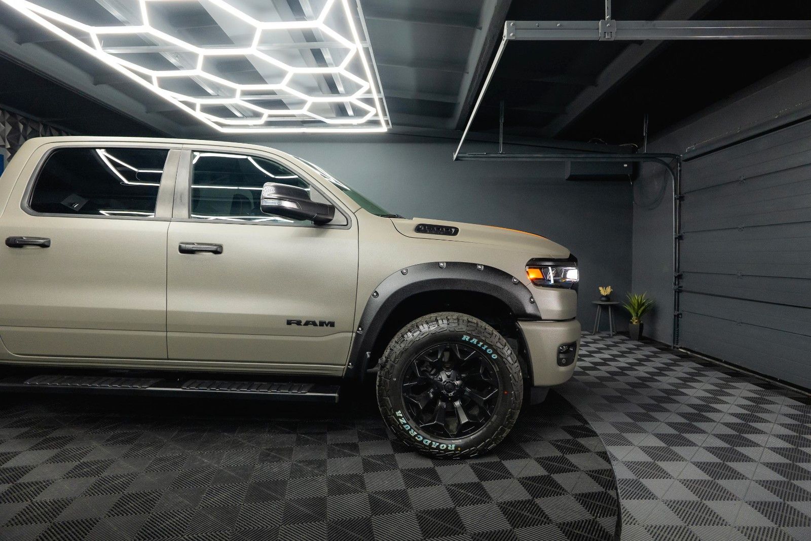 Fahrzeugabbildung Dodge RAM 3.0 MY 25 TWIN TURBO Offroad RAPTOR ACC 19%