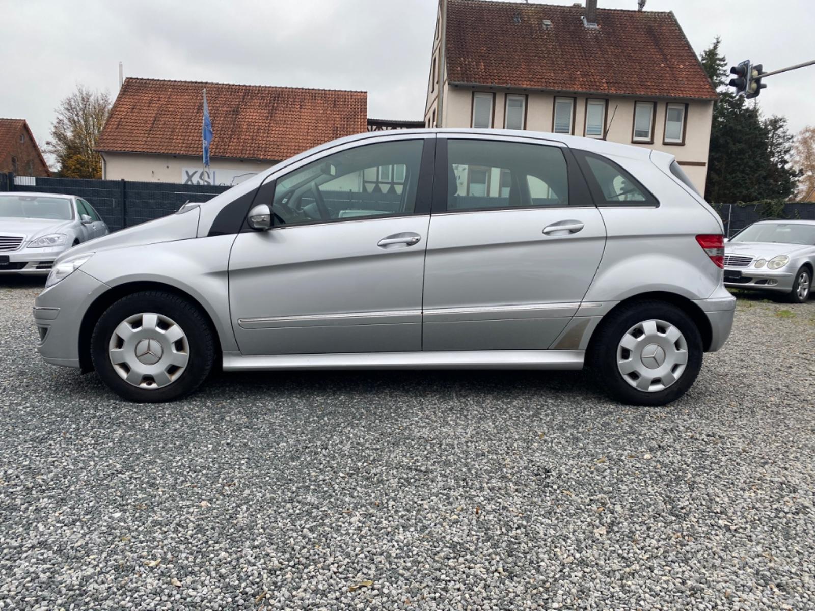 Mercedes-Benz B 170 PDC ISOFIX AHK SITZHEIZUNG ALLWETTER