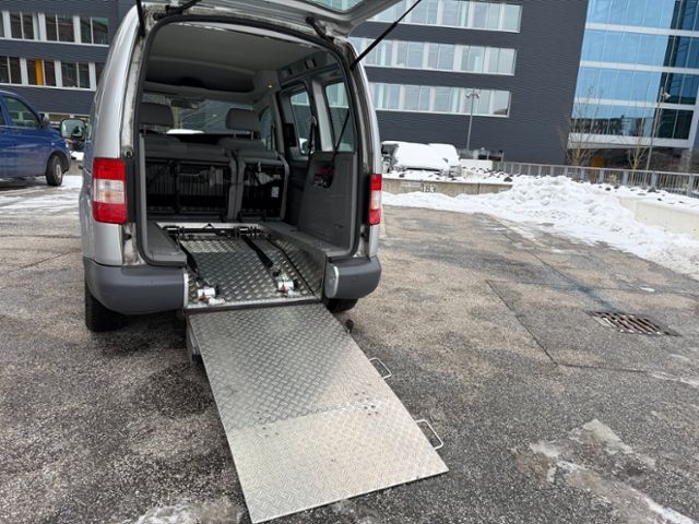 Fahrzeugabbildung Volkswagen Caddy Rollstuhlrampe
