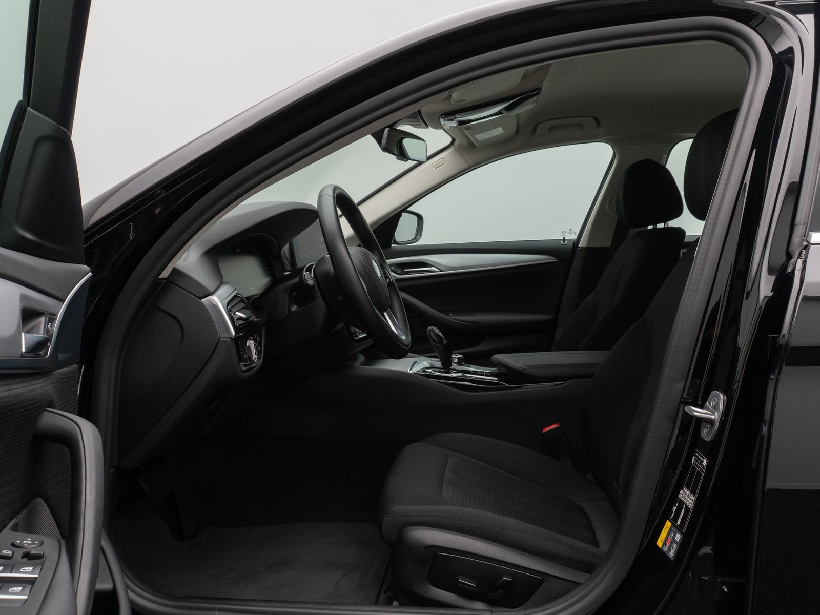 Fahrzeugabbildung BMW 520e GeschwindigReg DAB Kamera CockpitPro Alarm