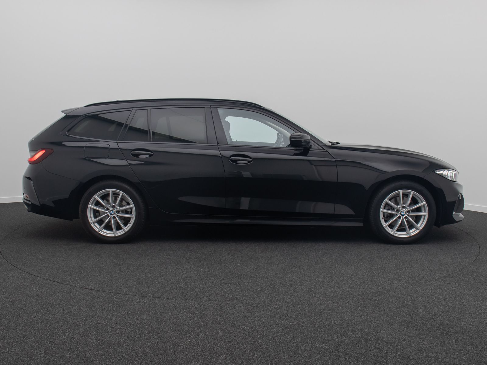 Fahrzeugabbildung BMW 320i GeschwindigReg PDC DAB Cockpit+ Widscreen