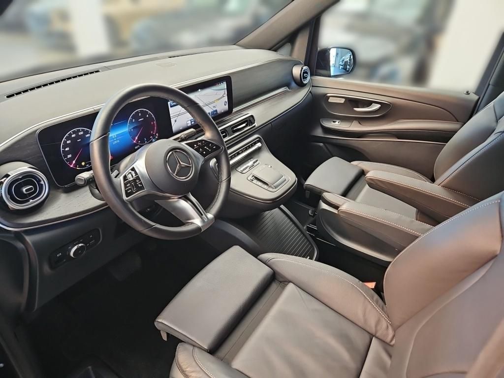Fahrzeugabbildung Mercedes-Benz V 300 AVG lang 4x4 7 Sitze AHK STHZ DISTRONIC AR