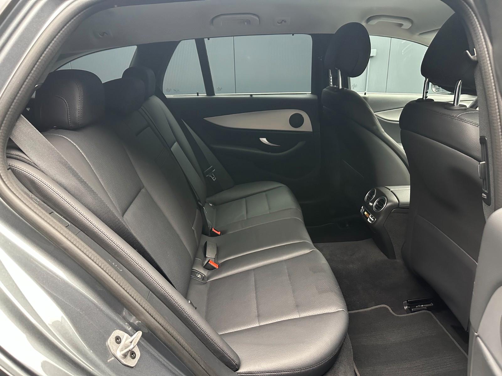 Mercedes-Benz E 220 d T 4Matic Avantgarde *LEDER*HuD*360*NAVI*