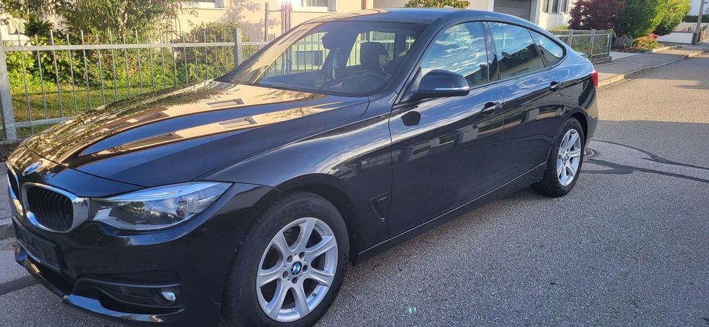 Image of BMW 320