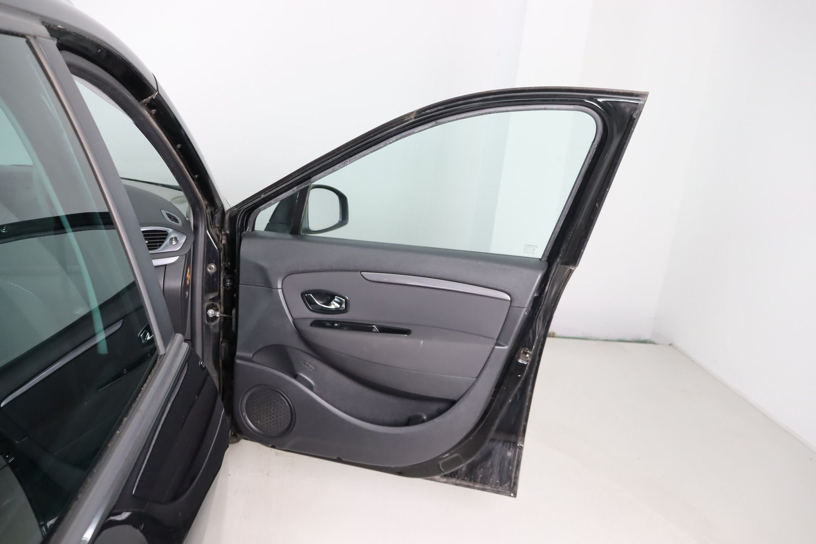 Fahrzeugabbildung Renault Grand Scenic III 1.4 dCi Limited * 7 Sitzer * Na