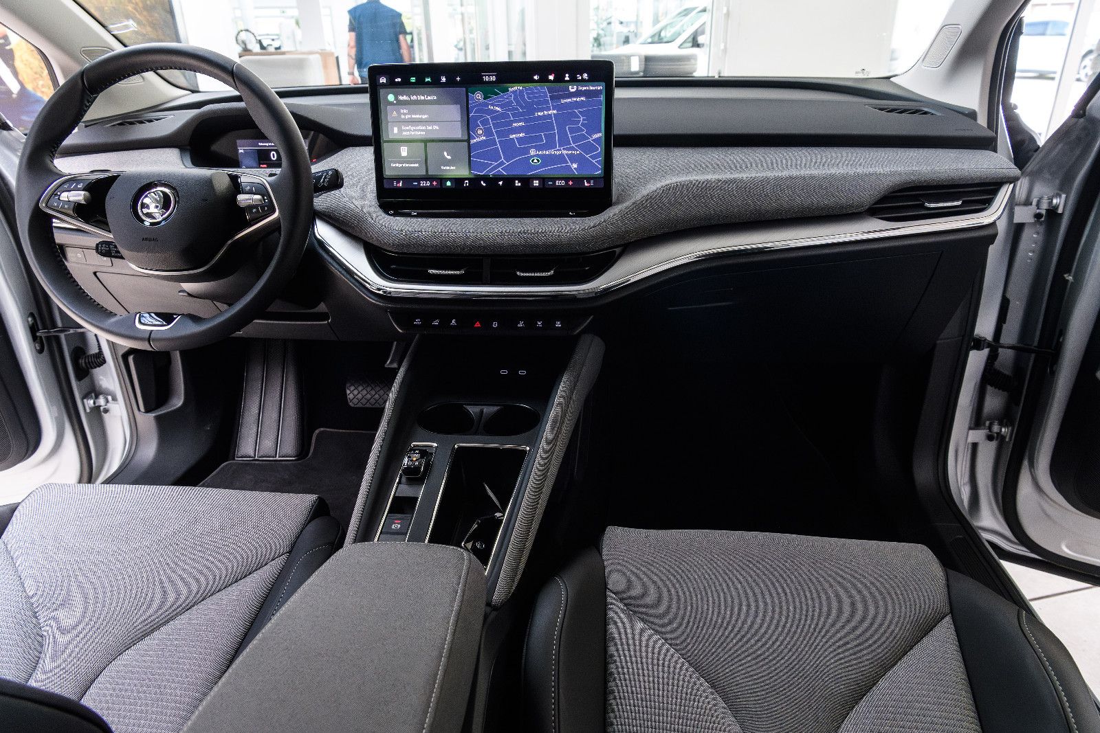 Fahrzeugabbildung SKODA Enyaq 85 x Loft AHK/4x4/RFK/LED