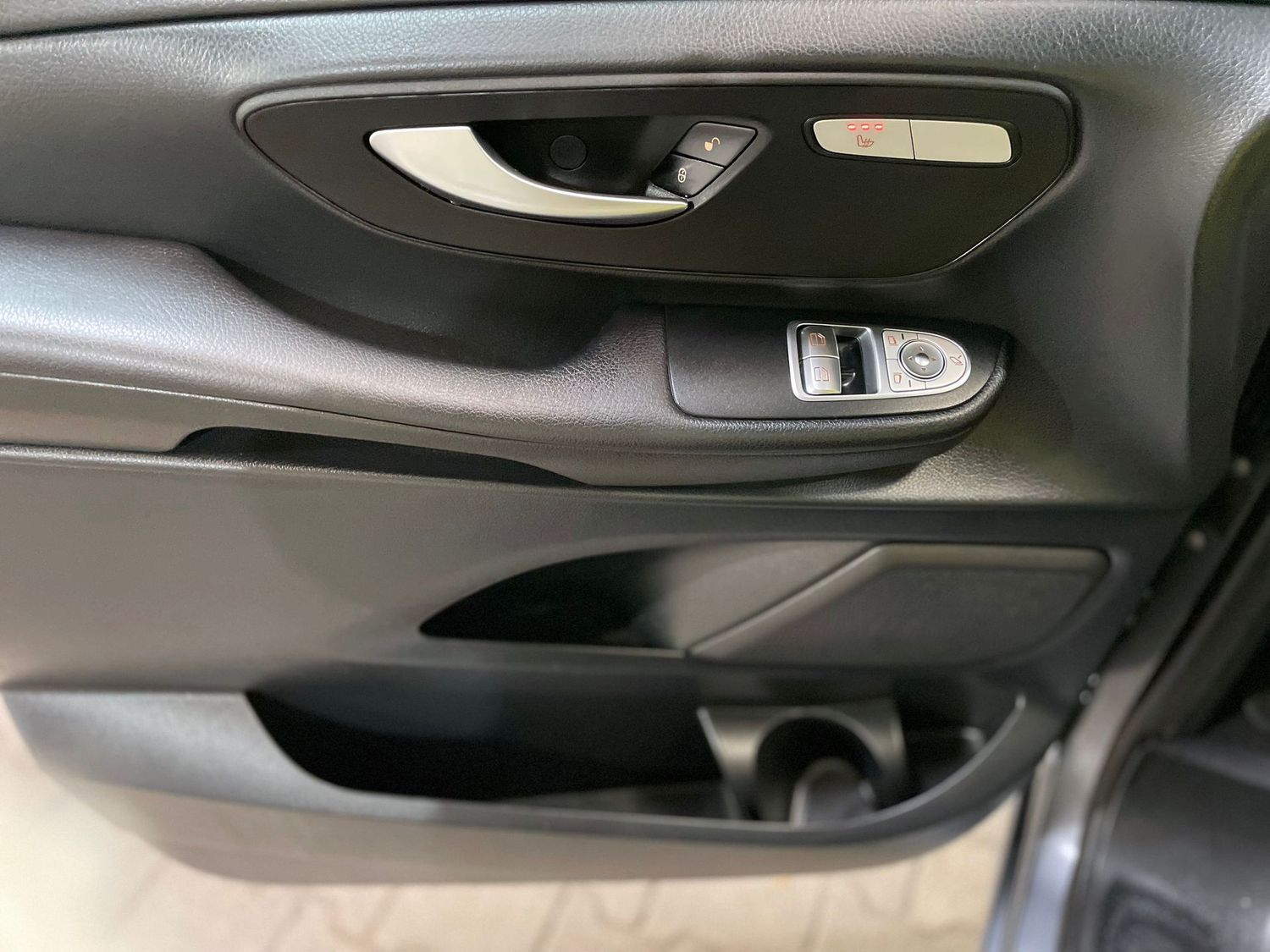 Fahrzeugabbildung Mercedes-Benz V 250 EDITION 4MATIC lang #LED#Pano#2x e-Türen