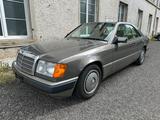 Mercedes-Benz 300 CE Coupé (W124) aus erst... - Mercedes-Benz 300: Coupe, 300e