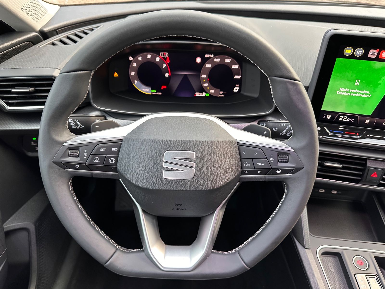 Fahrzeugabbildung SEAT Leon ST 1.5 eTSI Style DSG AHK/ACC/LED/SHZG/PDC