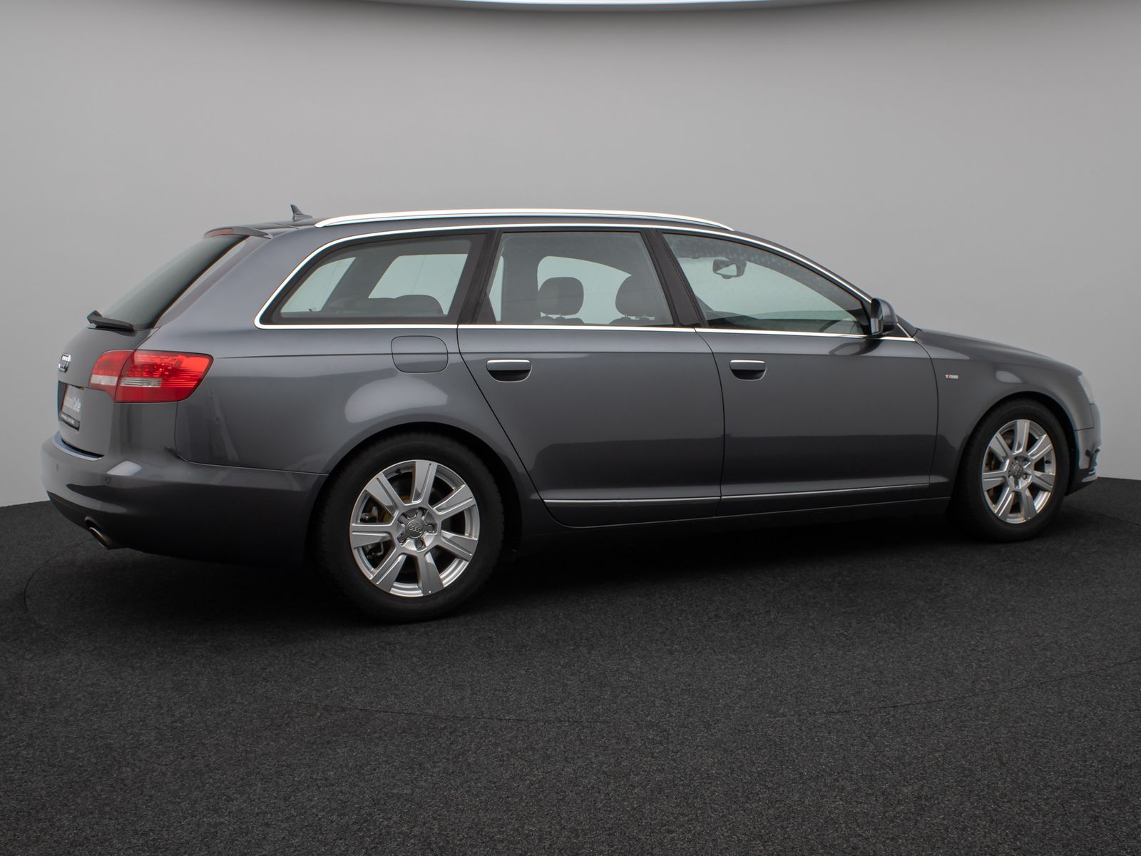 Fahrzeugabbildung Audi A6 Avant 2.7 TDI quattro S Line Glasdach Xenon