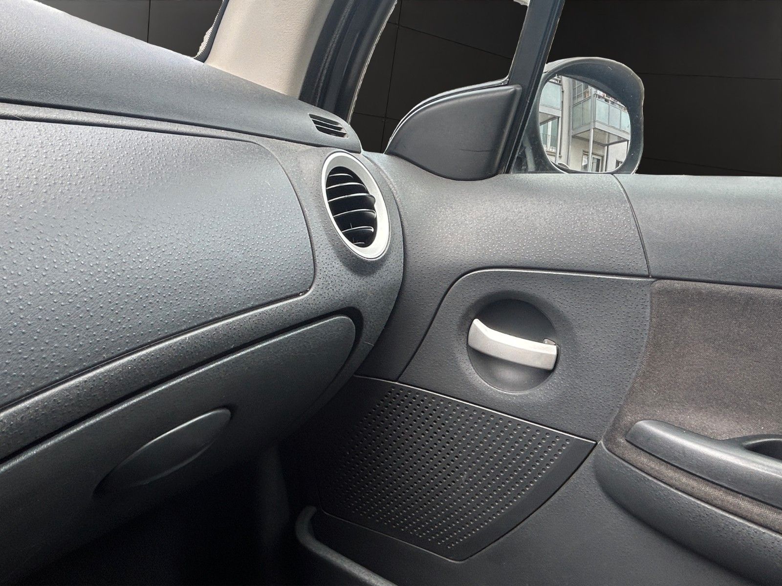 Fahrzeugabbildung Citroën C3 1.1 Confort Klima/el Fenster/5Türig/TÜV NEU