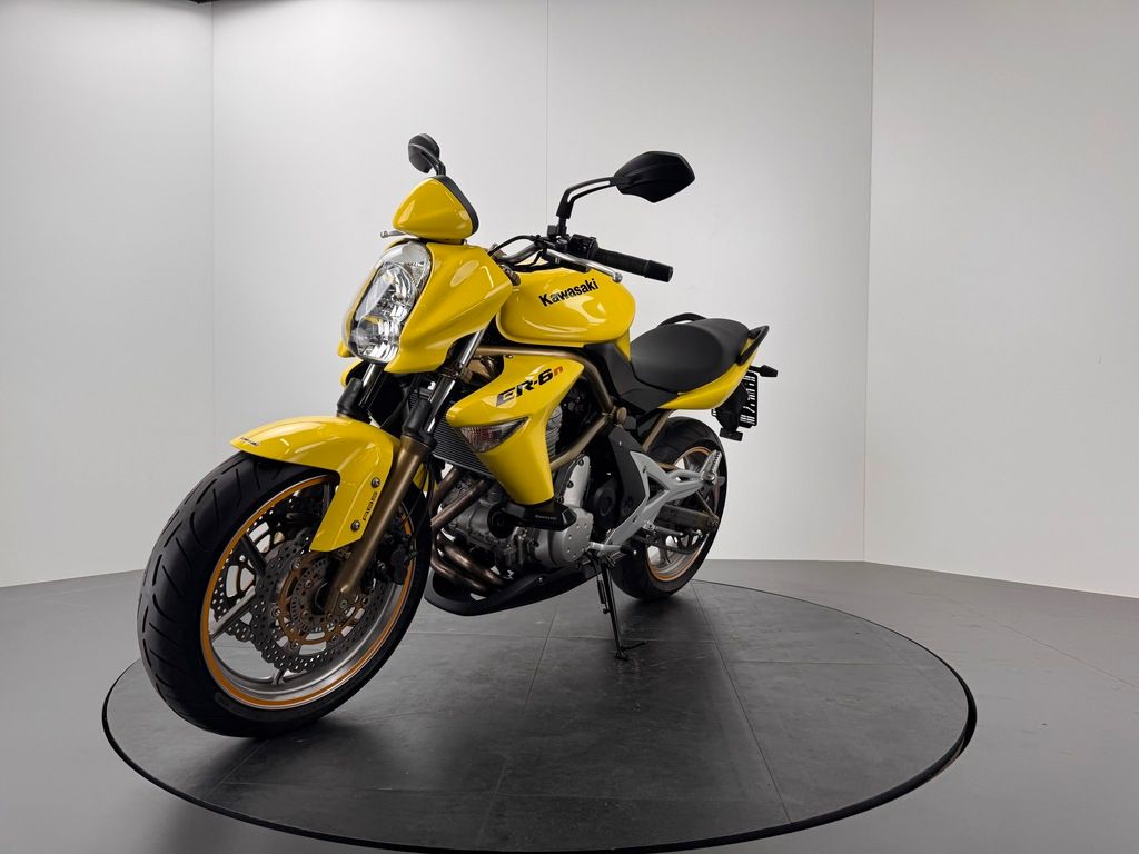 Fahrzeugabbildung Kawasaki ER-6N ABS *A2 48 PS *SERVICE NEU *REIFEN NEU