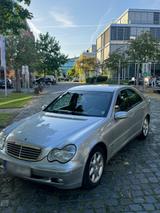 Mercedes-Benz Mercedes w203 220 CDI TOP - Mercedes-Benz 220 in Köln