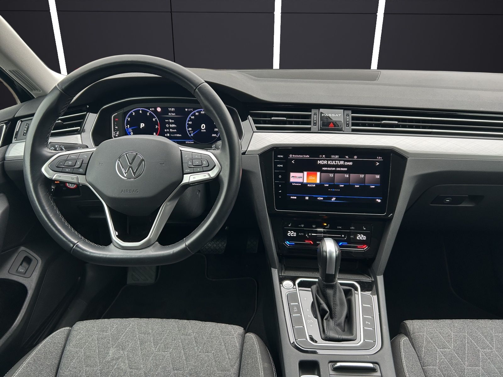 Fahrzeugabbildung Volkswagen Passat Variant TSI Business DSG LED Navi AID ACC