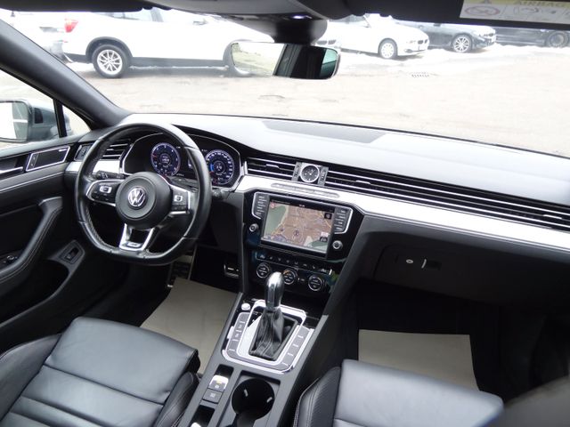 Fahrzeugabbildung Volkswagen Passat/Highline/2xR-Line/LED/Virtual/Kam/Leder/