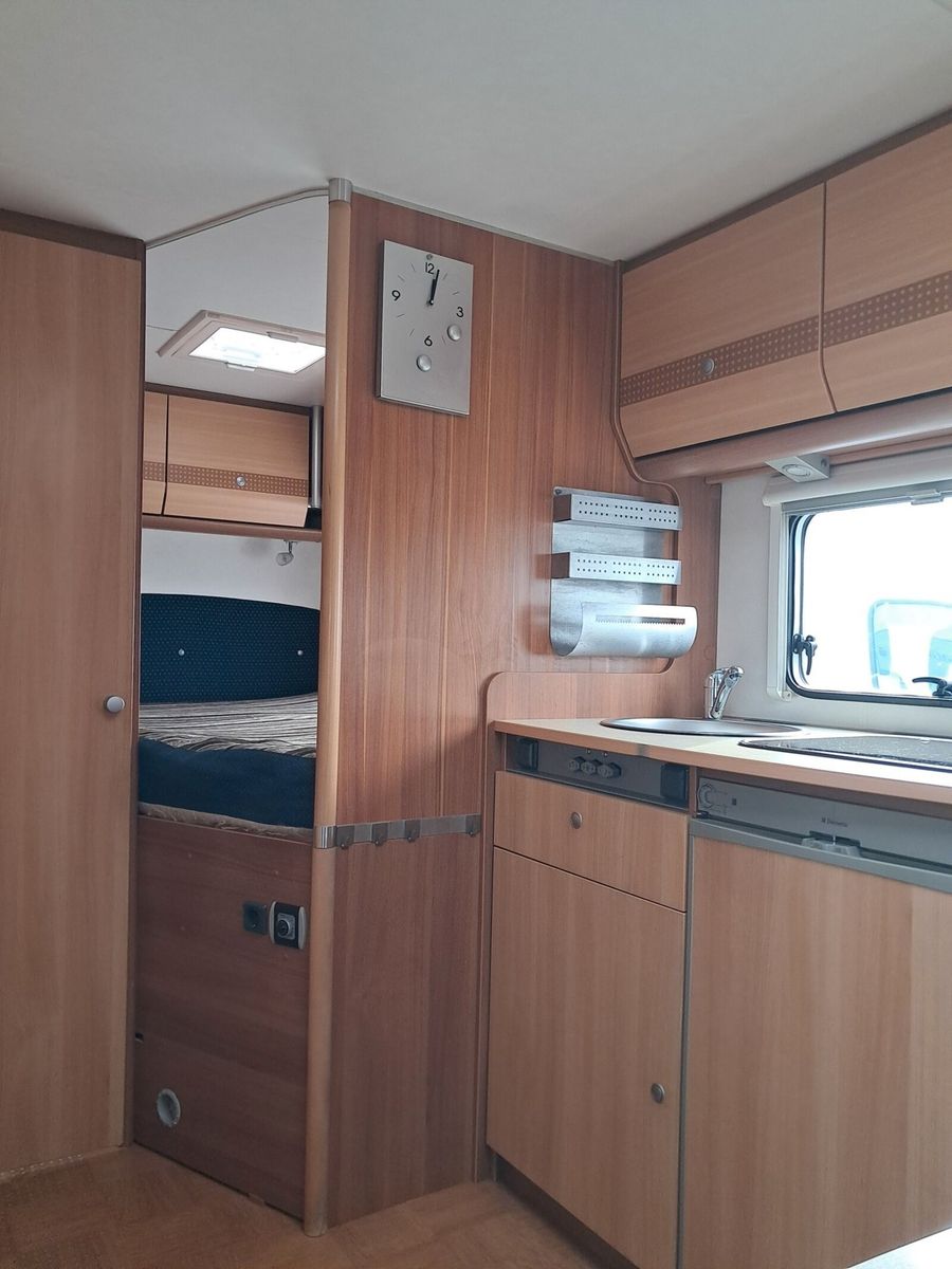 Fahrzeugabbildung Carado T 345 Fahrradträger,Radio,Heckbad