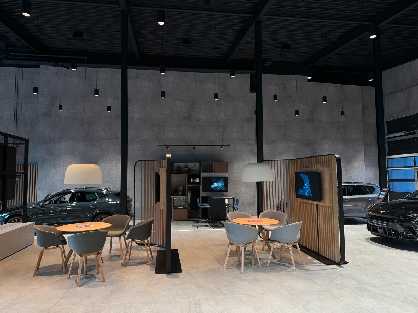 showroom-image-top