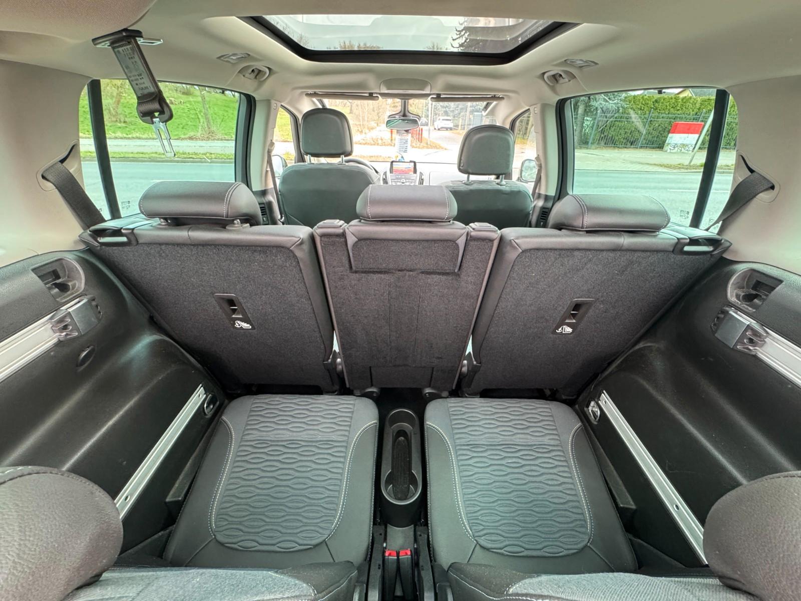 Opel Zafira C 2.0D*Leder*7Sitze*Xenon*Pano*Navi*VOLL!