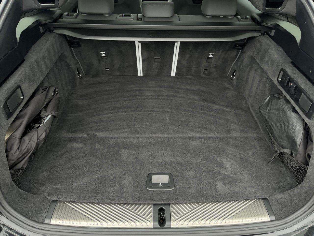 BMW 530e xDr T M SPORT PRO B&W,Pano,AHK,AutoB,Iconic