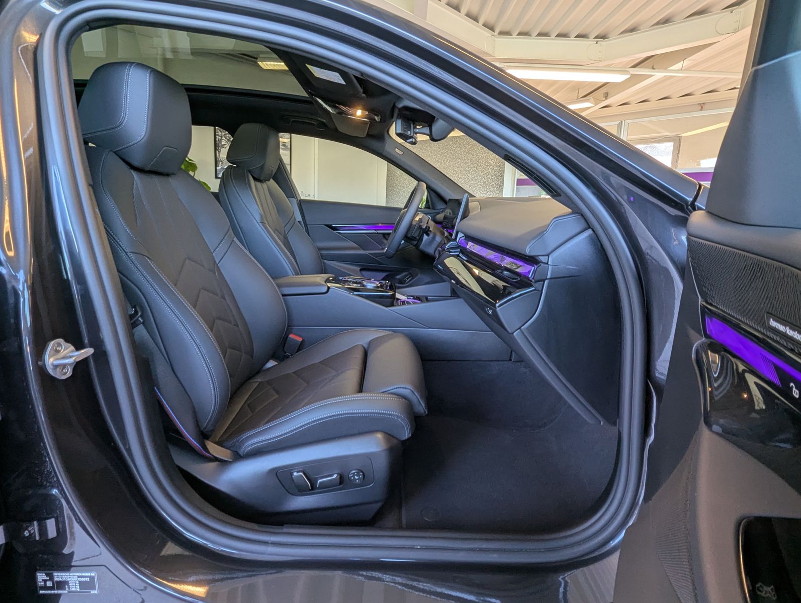Fahrzeugabbildung BMW 540  d xD M-Sport PRO Pano Innov. Travel AHK 20"
