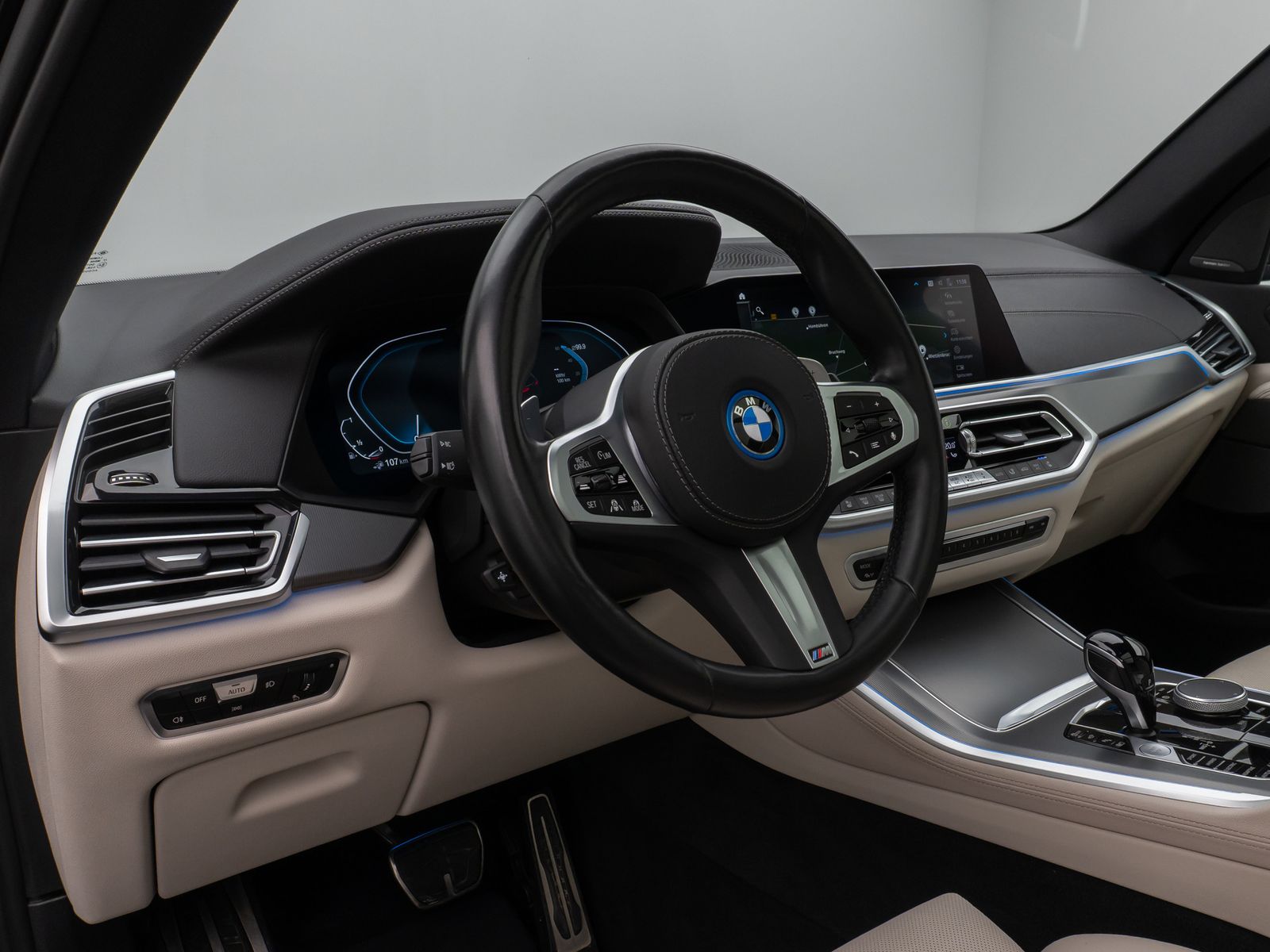 Fahrzeugabbildung BMW X5 xD45e M Sport 360°Panorama Laser HUD DAB H/K