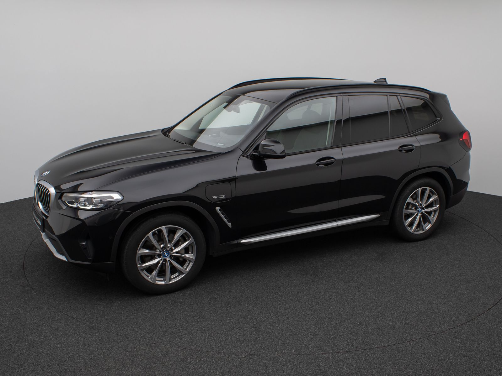 Fahrzeugabbildung BMW X3 xD30e Kamera HUD DAB HiFi AHK Sport 19Zoll