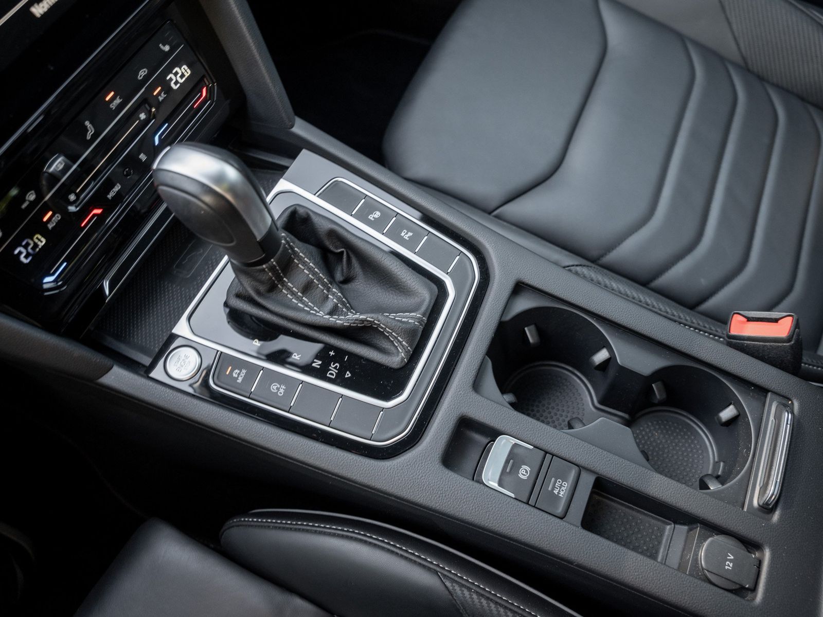 Volkswagen Arteon DCC NaviPro Pano R-Line IQLight AHK Kam foto 21