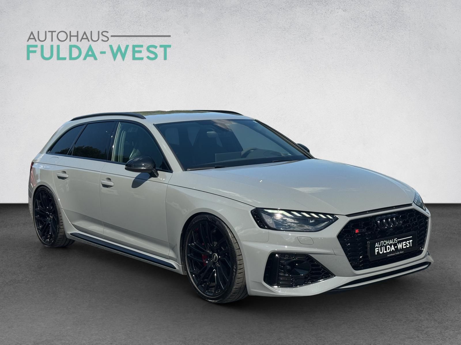 Audi RS4 Avant 2.9TFSI MTM Matrix Keramik RS-AGA AHK foto 2