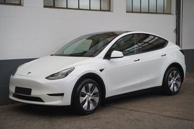 Tesla Model Y Standard Range RWD *Matrix-LED*