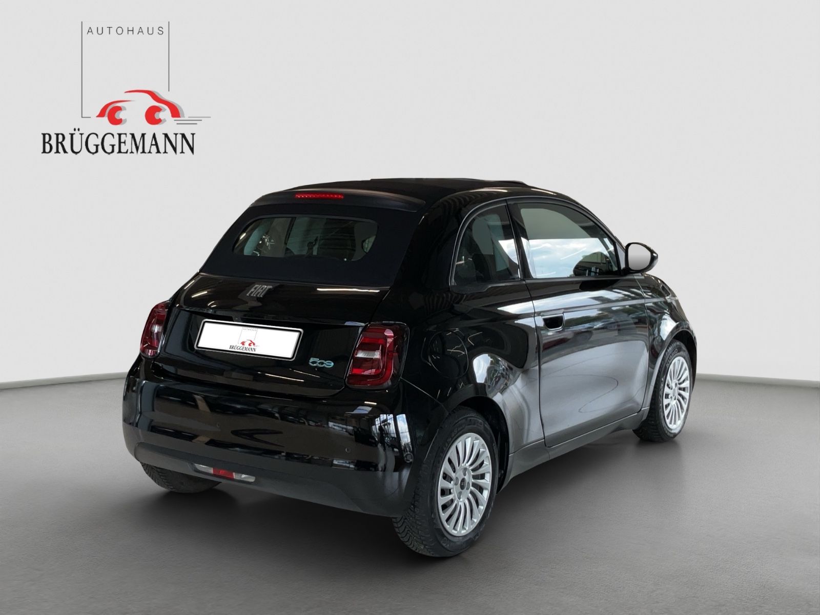 Fahrzeugabbildung Fiat 500e Cabrio + Komfort Paket