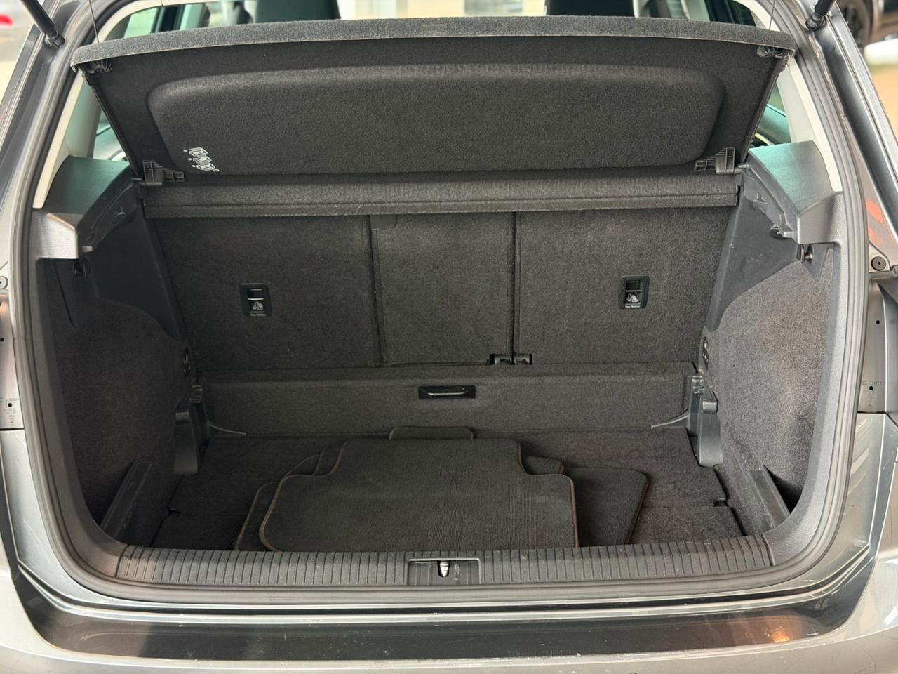 Fahrzeugabbildung Volkswagen Golf Sportsvan TDI DSG SOUND NAVI AHK ACC ALU