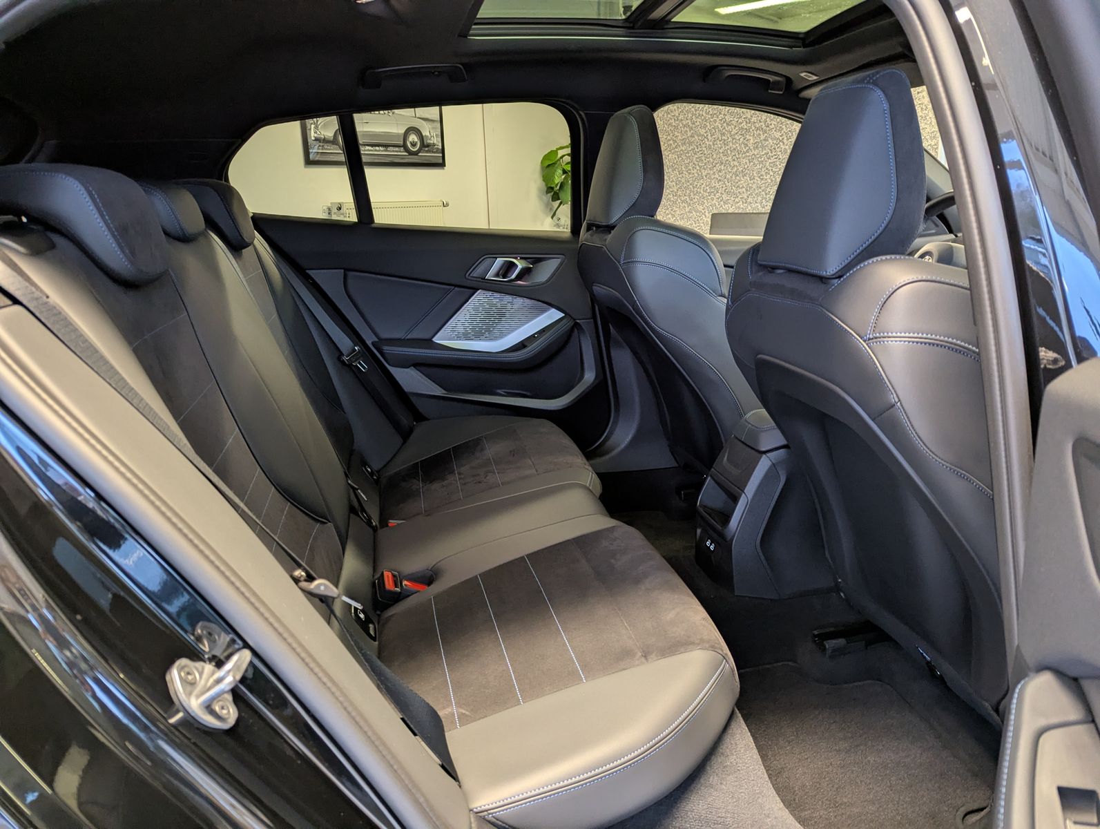 BMW 118 d M-Sport Leder Shadow LED Pano Kamera 18" - Image 16