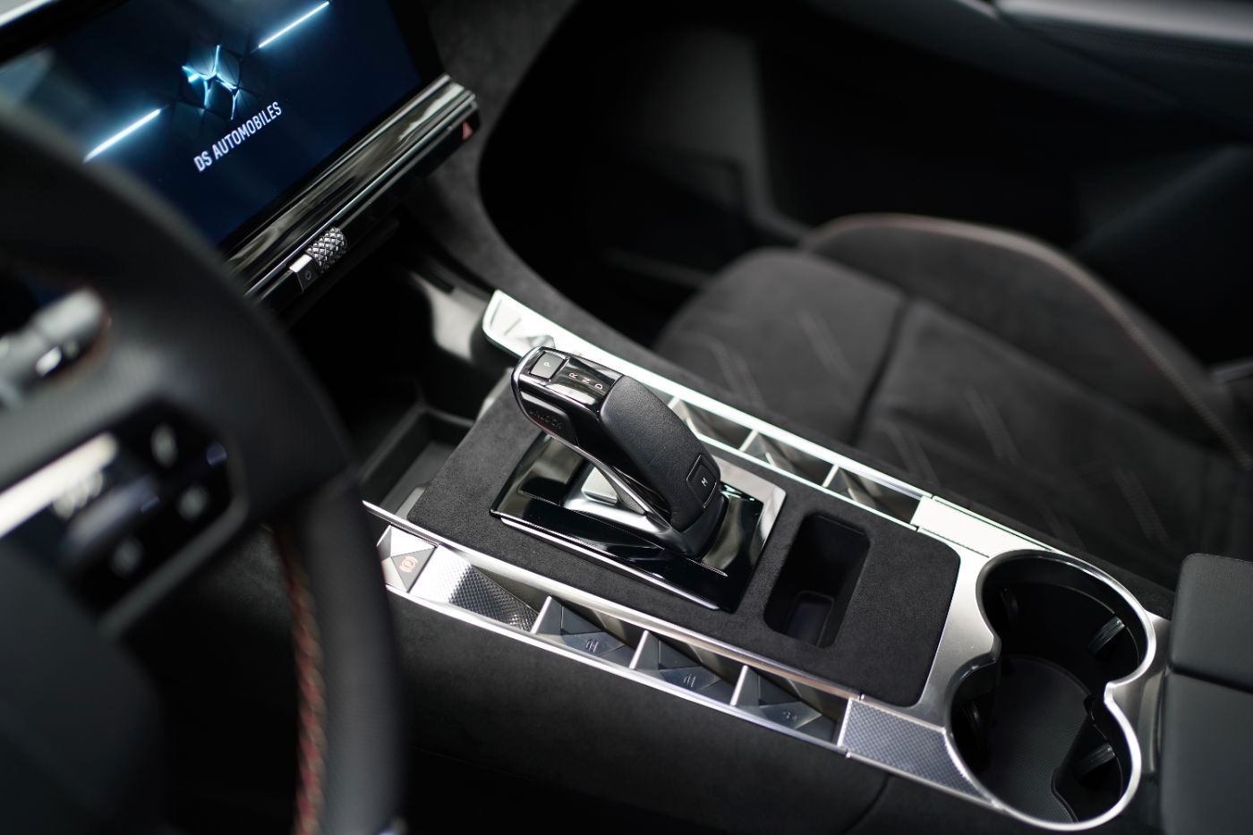 Fahrzeugabbildung DS Automobiles DS7 BlueHDi 130 EAT8 Performance Line+ Anhängerk